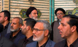 حضور فرزندان آیت‌الله سیستانی در آیین تشییع رهبر شهید انقلاب در نجف اشرف