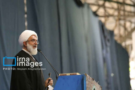 خطیب نماز جمعه تهران: انتقام خون امام شهید تا خروج آمریکا از منطقه و زوال رژیم صهیونیستی ادامه خواهد داشت