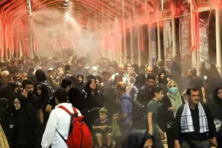 اربعینی‌ها در مهران اینترنت رایگان دریافت می‌کنند
