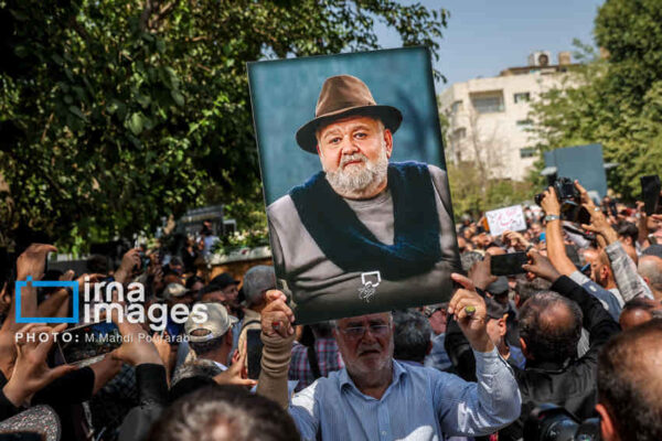 «هنرمندی برای تمام فصول» و «چارلی چاپلین ناطق»/ هنرمندان از نبوغ اکبر عبدی گفتند + فیلم