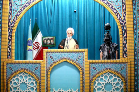 امام جمعه کرمانشاه: ملت ایران در برابر دشمنان با وحدت، انسجام و استقامت ایستاده است