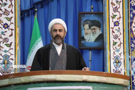 امام‌جمعه ایلام: ملت ایران در دفاع از استقلال خود خستگی‌ناپذیر است