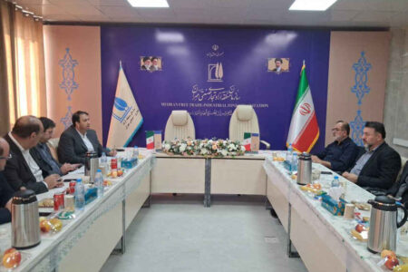 رئیس اتاق بازرگانی ایلام: ظرفیت منطقه آزاد مهران باید برای حل مسائل تجار و توسعه تجارت با عراق به کار گرفته شود